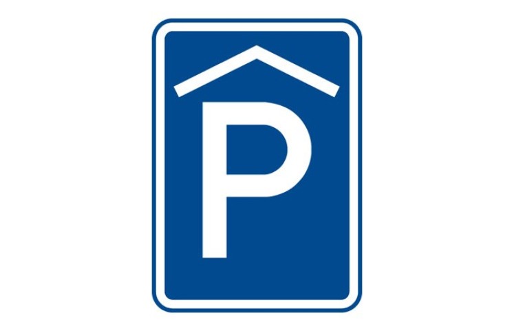 Dopravní značka IP13a - Kryté parkoviště Dopravní značka IP13a - Kryté parkoviště