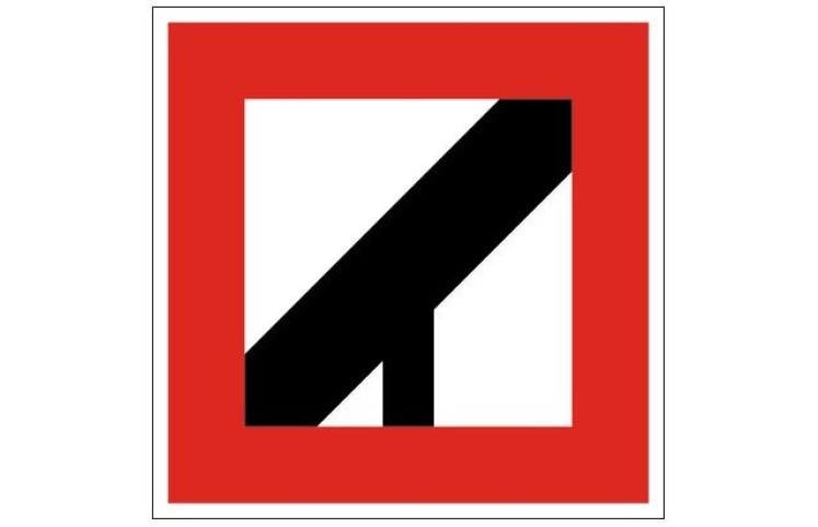 Plavební znak B9c - Povinnost před vplutím na hlavní vodní cestu