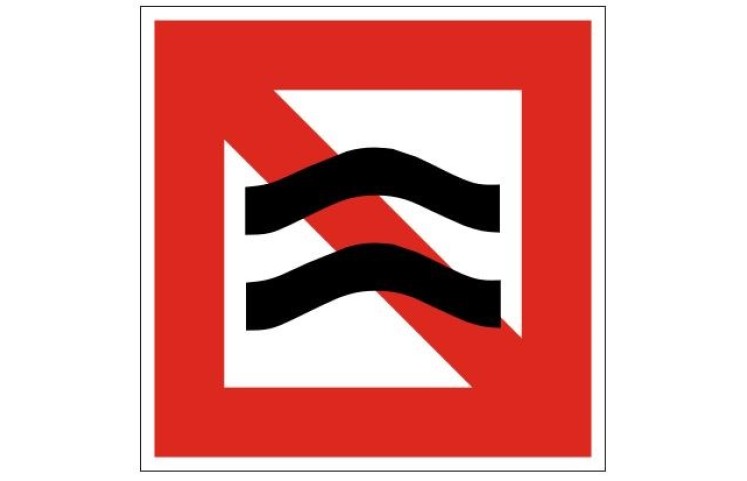 Plavební znak A9 - Zákaz vytvářet vlnobití nebo sání