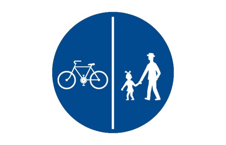 Dopravní značka C10a - Stezka pro chodce a cyklisty Dopravní značka C10a - Stezka pro chodce a cyklisty