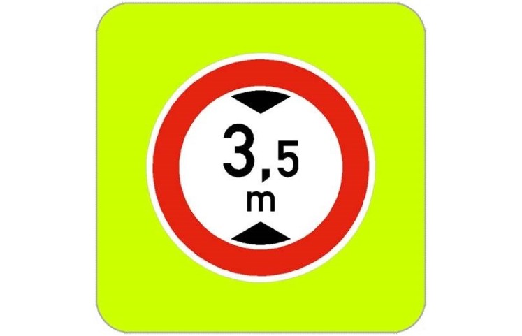 Dopravní značka B16 - Zákaz vjezdu vozidel, jejichž výška přesahuje vyznačenou mez, zvýrazněná Dopravní značka B16 - Zákaz vjezdu vozidel, jejichž výška přesahuje vyznačenou mez, zvýrazněná