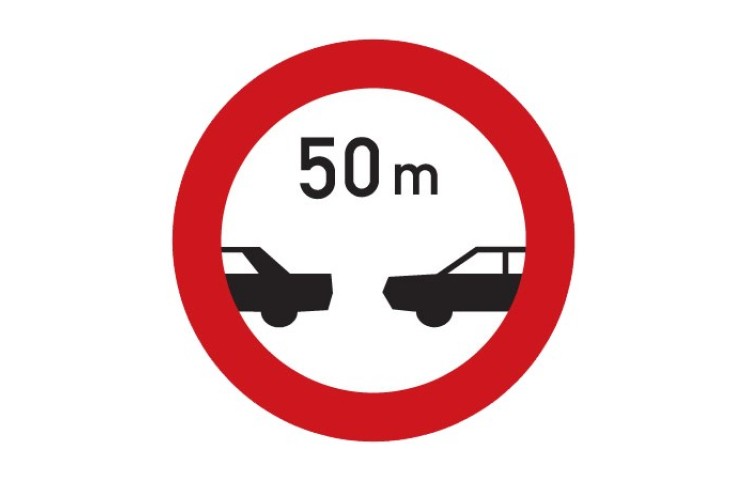 Dopravní značka B34 - Nejmenší vzdálenost mezi vozidly Dopravní značka B34 - Nejmenší vzdálenost mezi vozidly