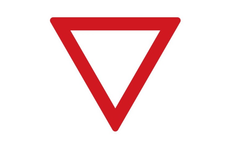 Dopravní značka P4 - Dej přednost v jízdě Dopravní značka P4 - Dej přednost v jízdě