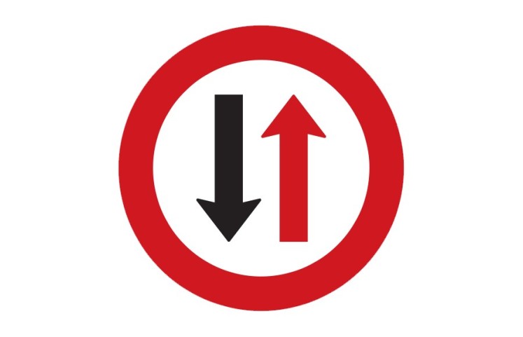 Dopravní značka P7 - Přednost protijedoucích vozidel Dopravní značka P7 - Přednost protijedoucích vozidel